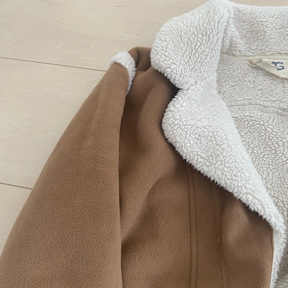 UGG Cream Textured Jacket - Picture 4 of 8